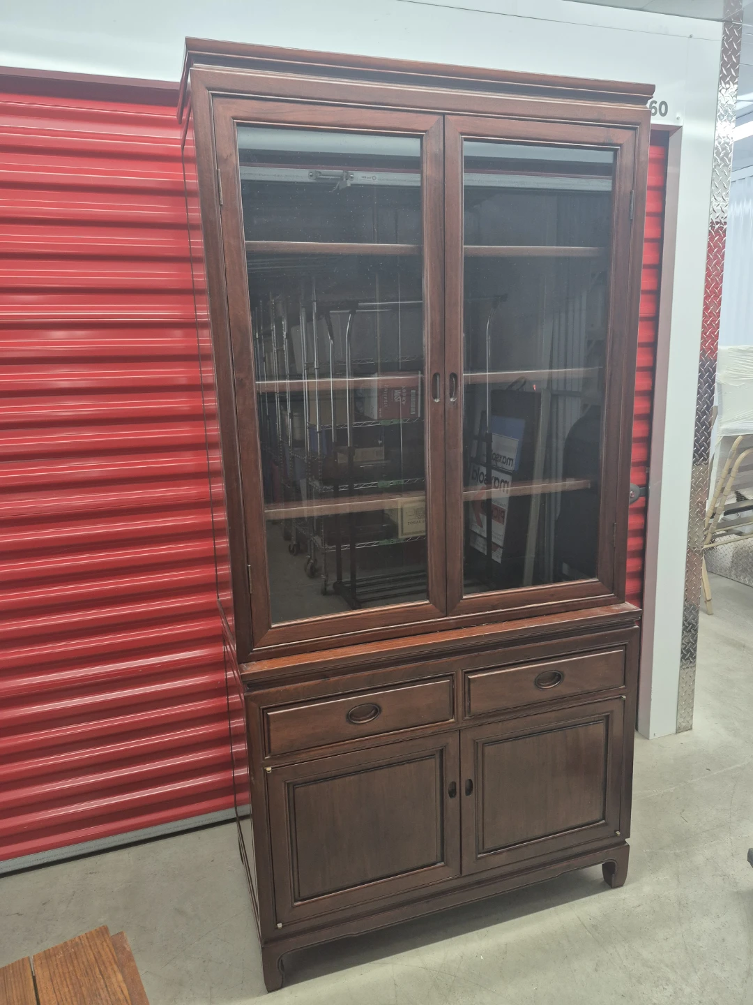 Wooden hutch with glass display doors Rosewood finish - photo 2