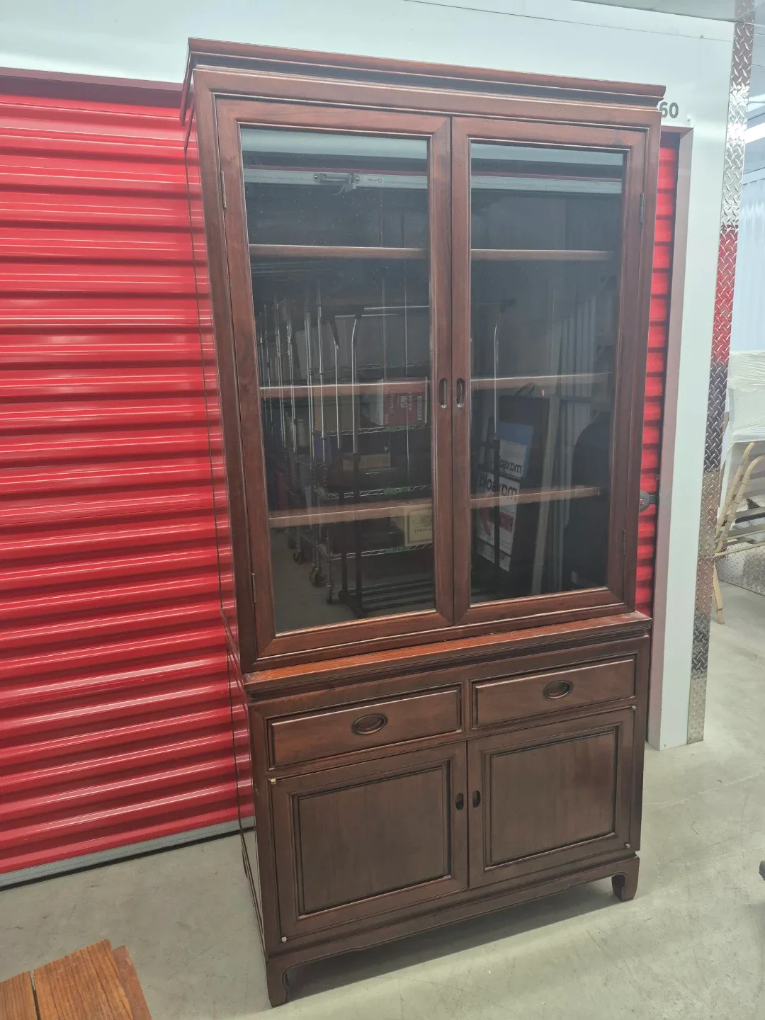 Wooden hutch with glass display doors Rosewood finish - photo 2