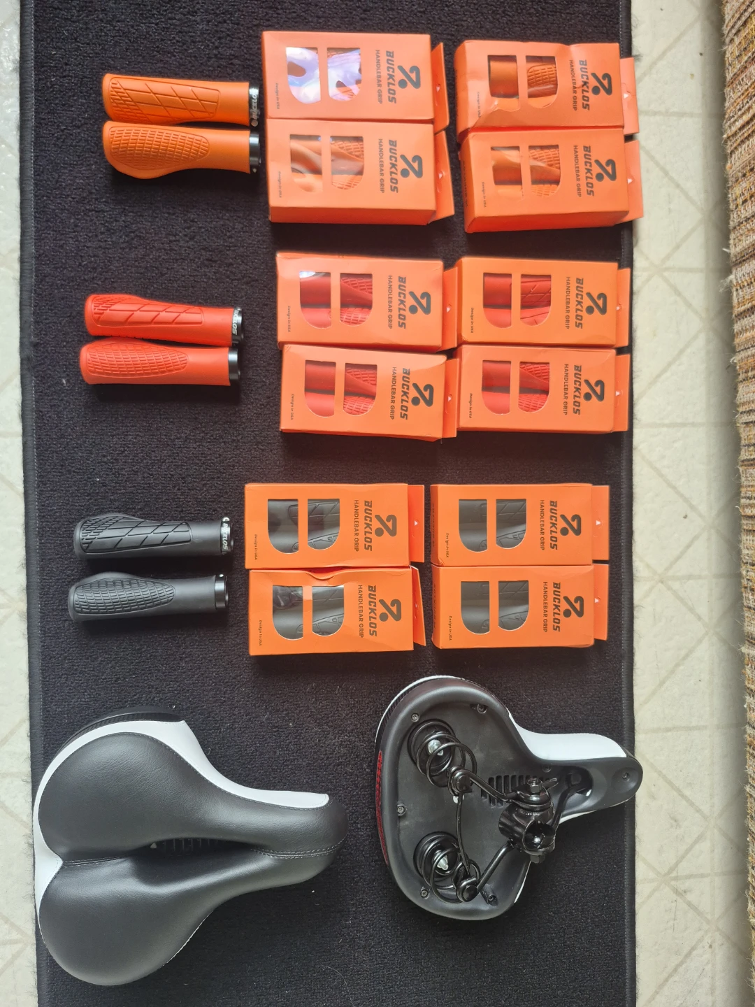 Comfort Bike Saddle and handlebar grips