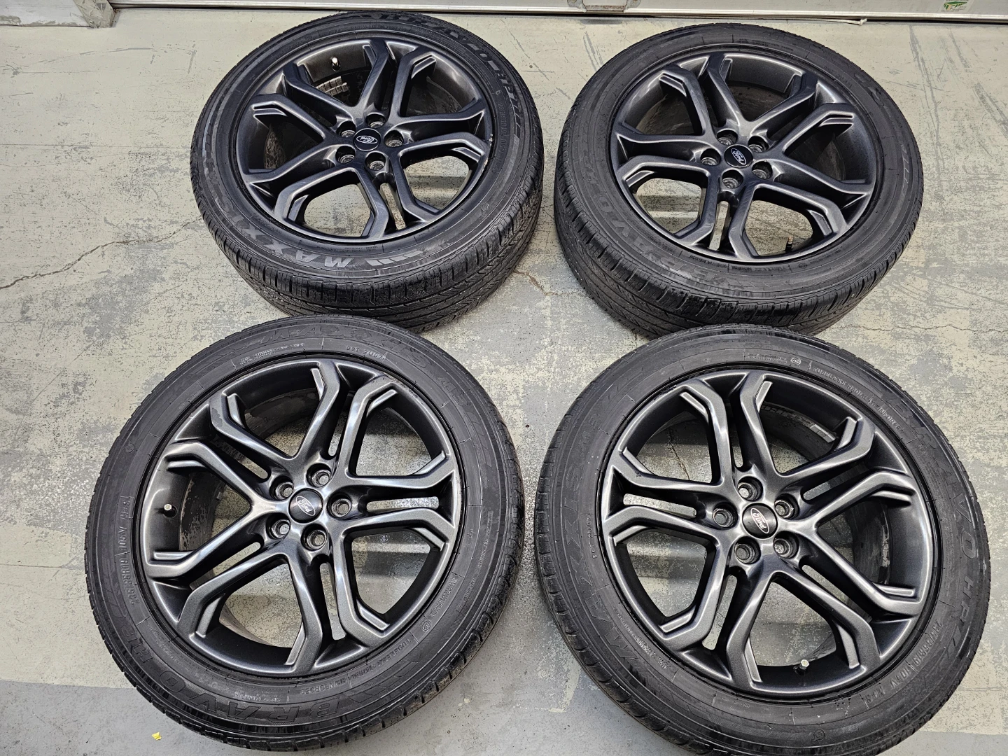 FORD EDGE O.E.M RIMS AND SUMMER TIRES