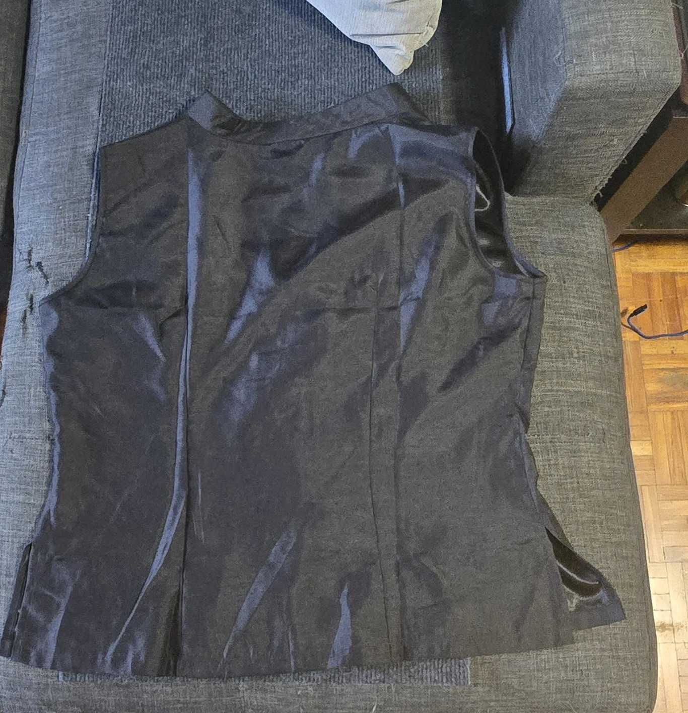 Brand new 3XL Black Silk Sleeveless Embroidered Top - photo 2