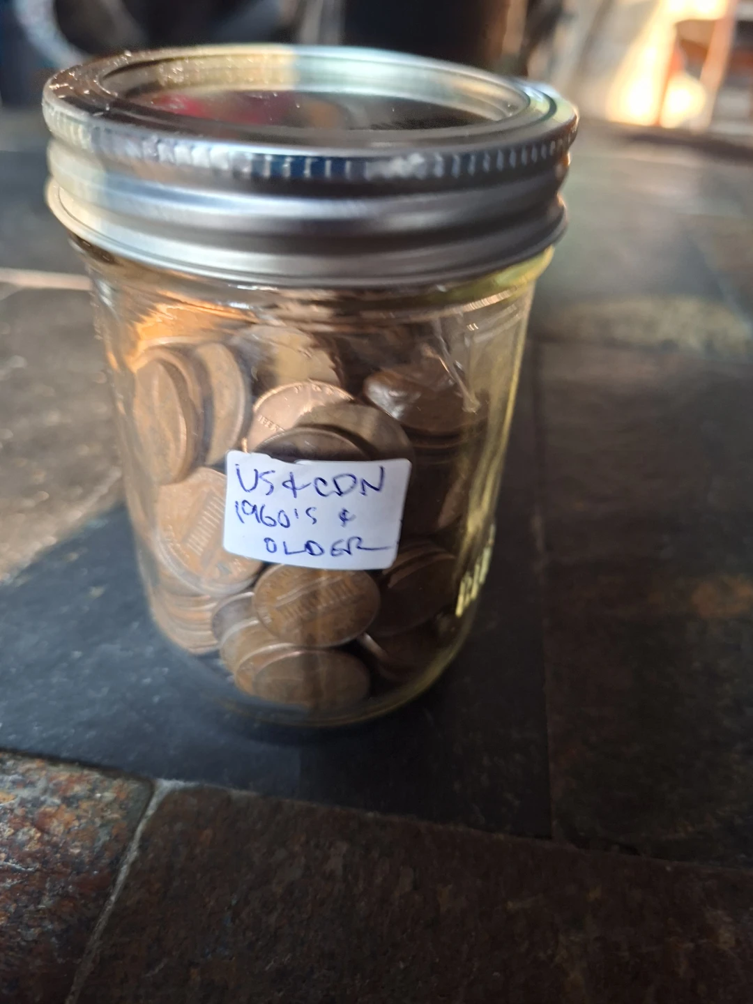Jar of Vintage US & Canadian pennies (1960s & older) - photo 2