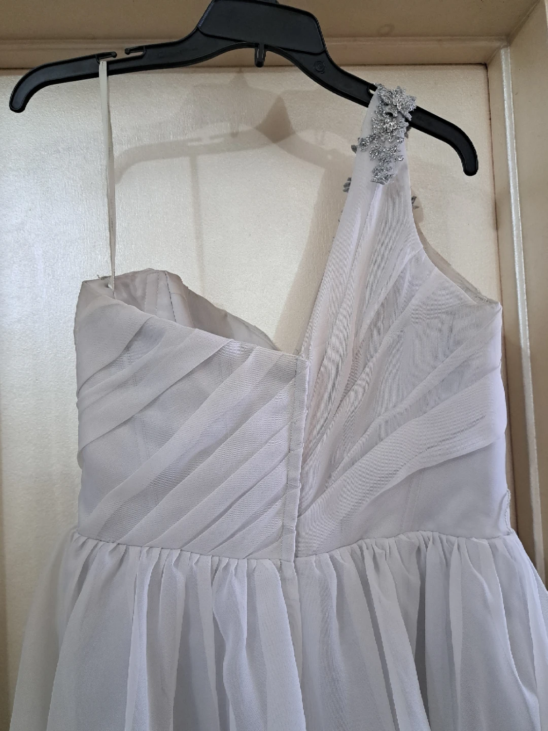 Vera Wang One-Shoulder Formal Dress with Embellishments - photo 5