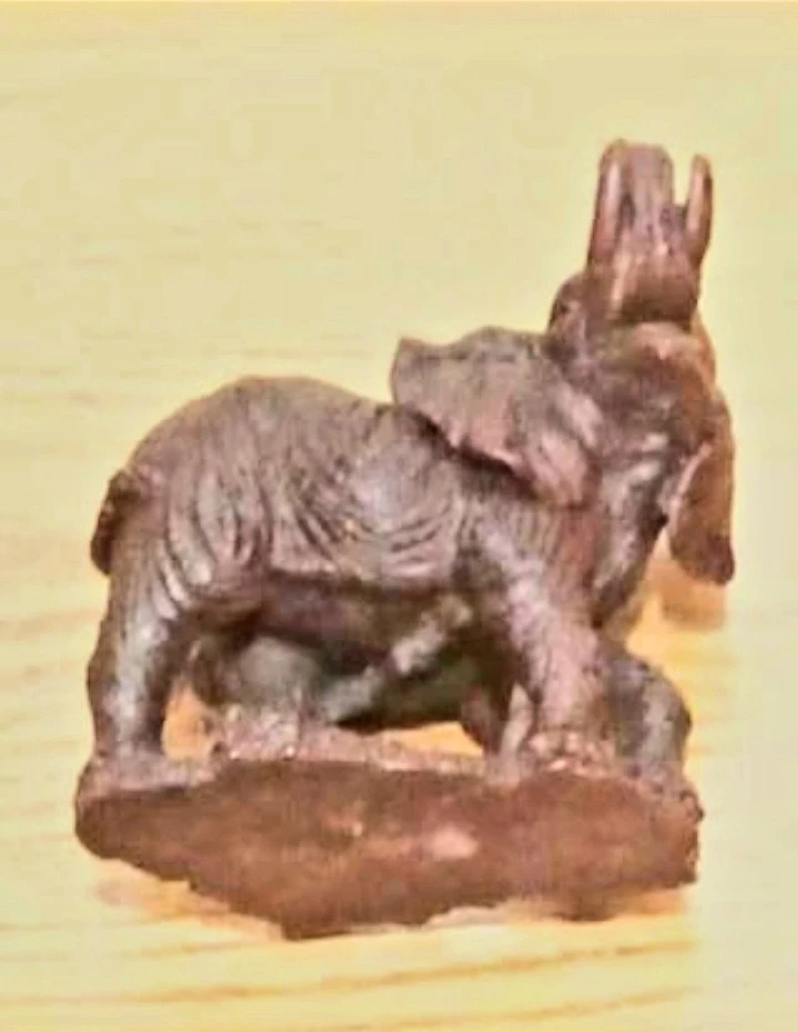 Handmade Saluting Elephant Sculpture - photo 5
