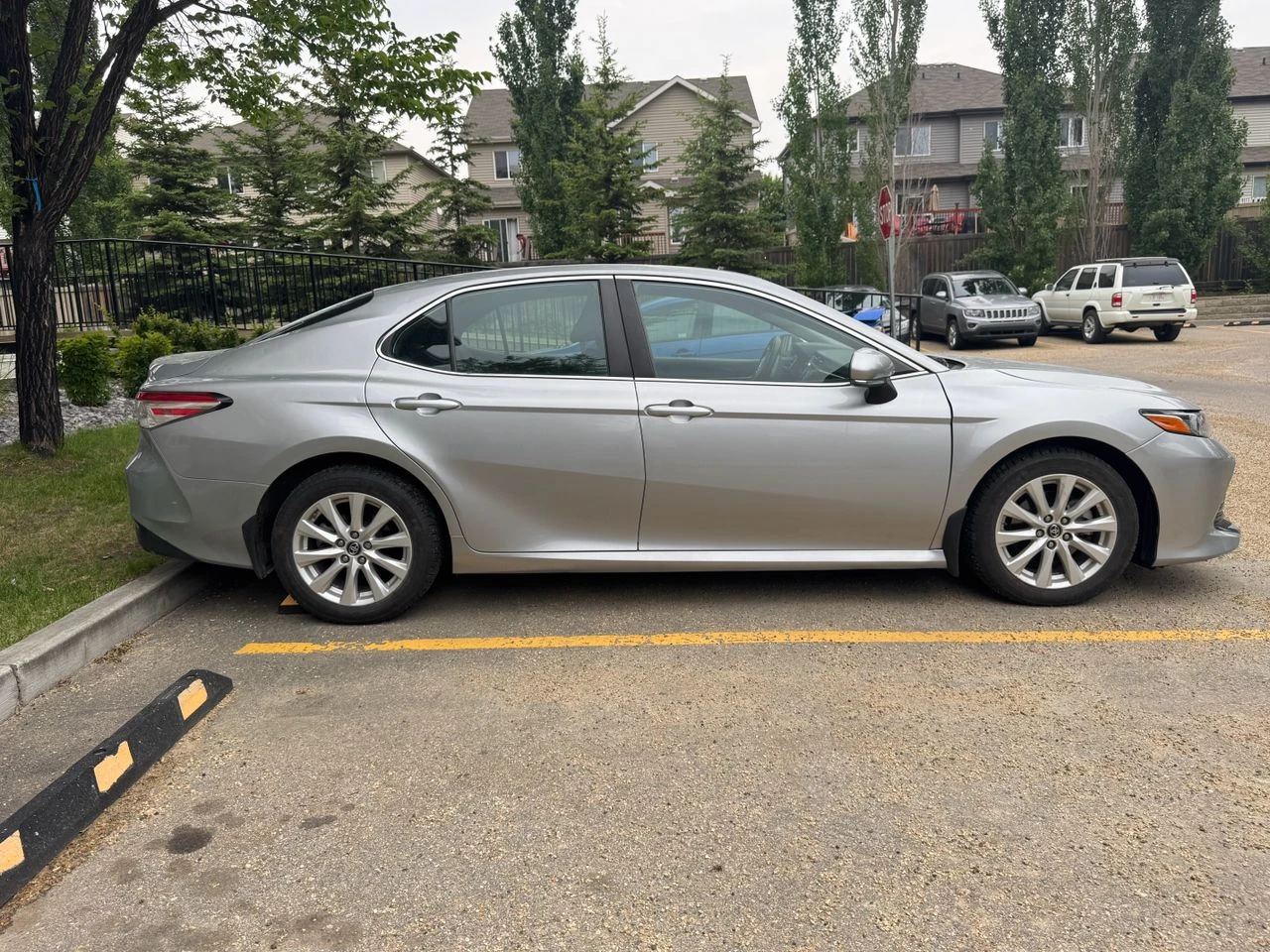 Silver Toyota Camry LE - photo 4