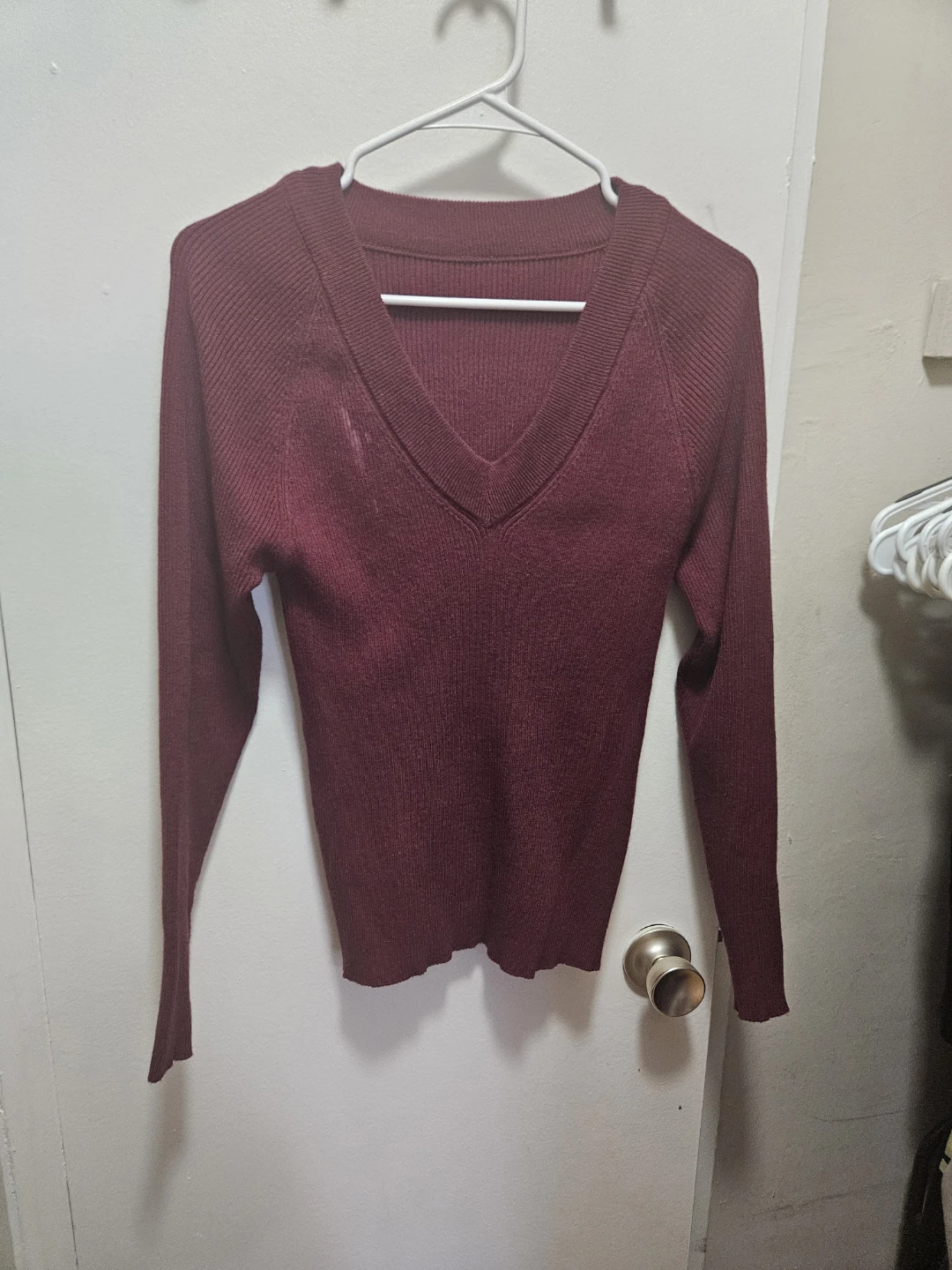 XL Maroon V-Neck Ribbed Sweater
