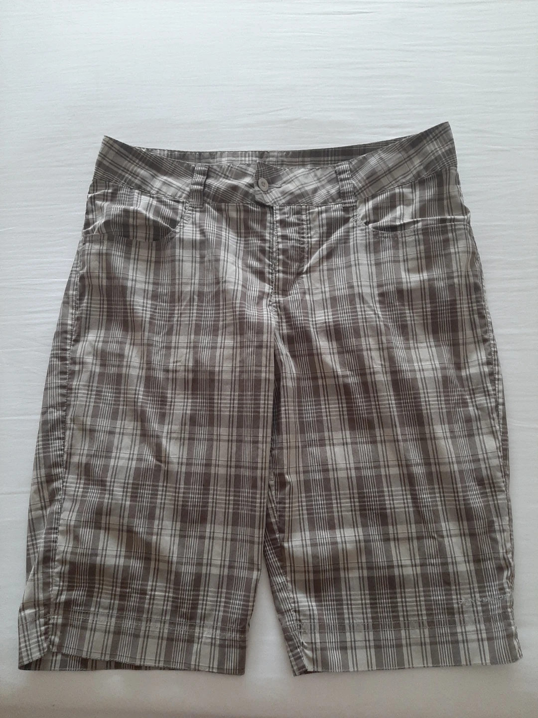 Columbia Titanium Women's Plaid Shorts Size 10