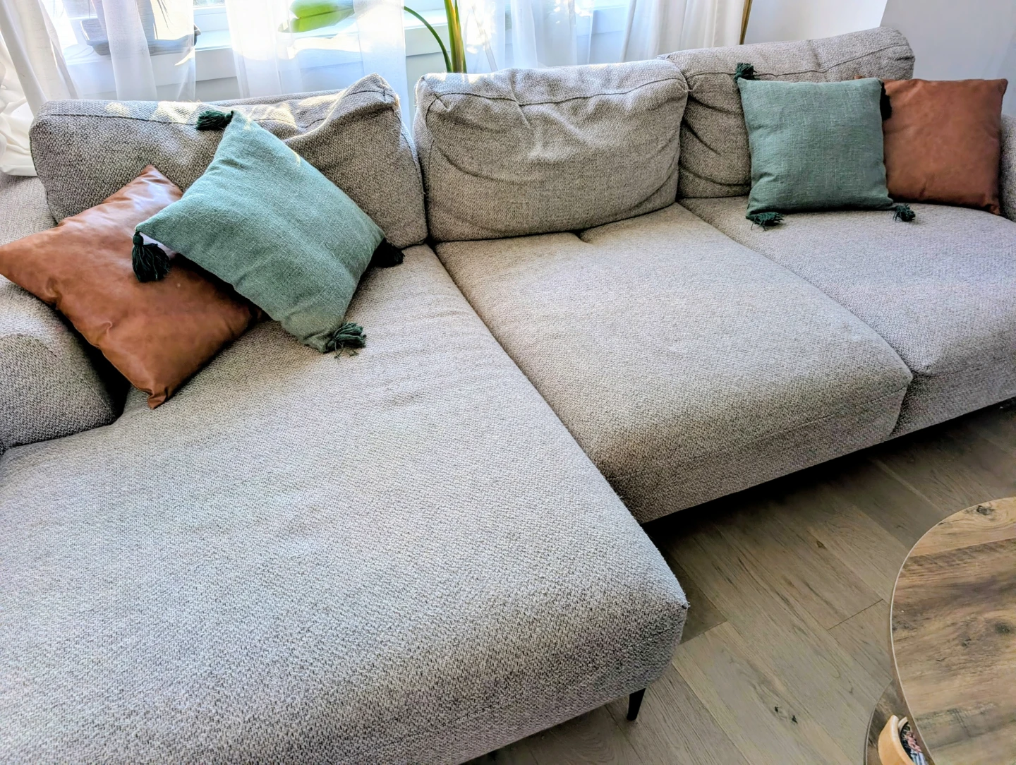 Structube Erin Grey Sectional Sofa - photo 2