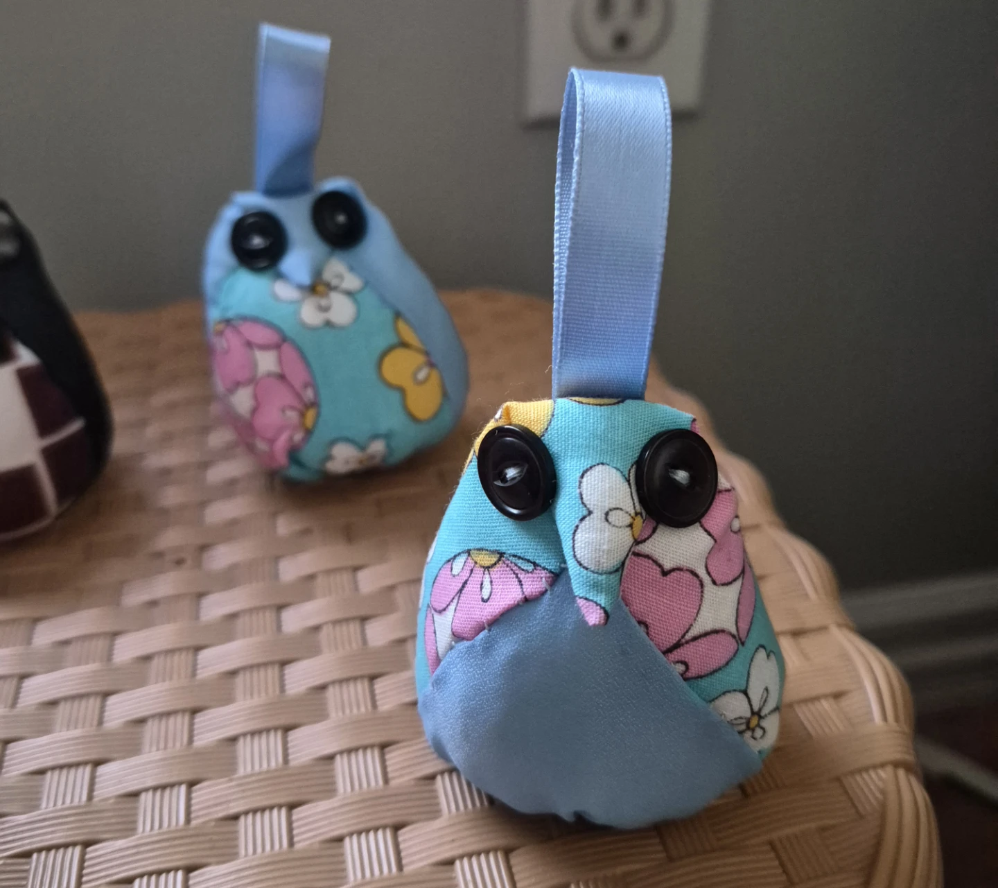Set of 4 Handmade Fabric Owl Ornaments/ bag charm - photo 3