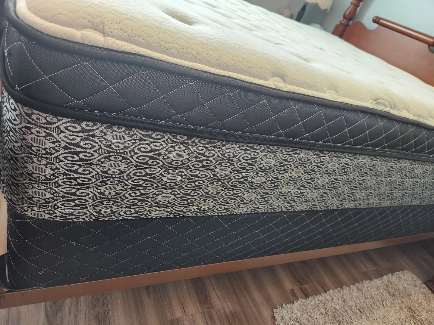 Queen Mattress and matching box spring set - photo 2