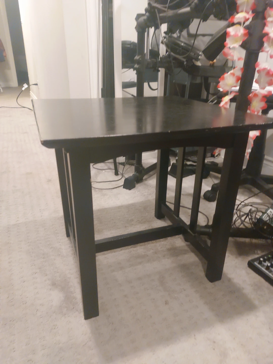 Black square wooden side table - photo 2