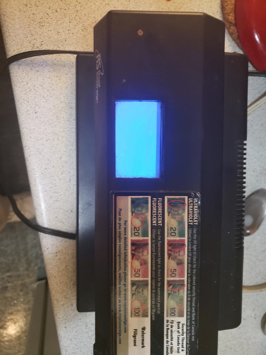 Royal Sovereign counterfeit bill detector - photo 3