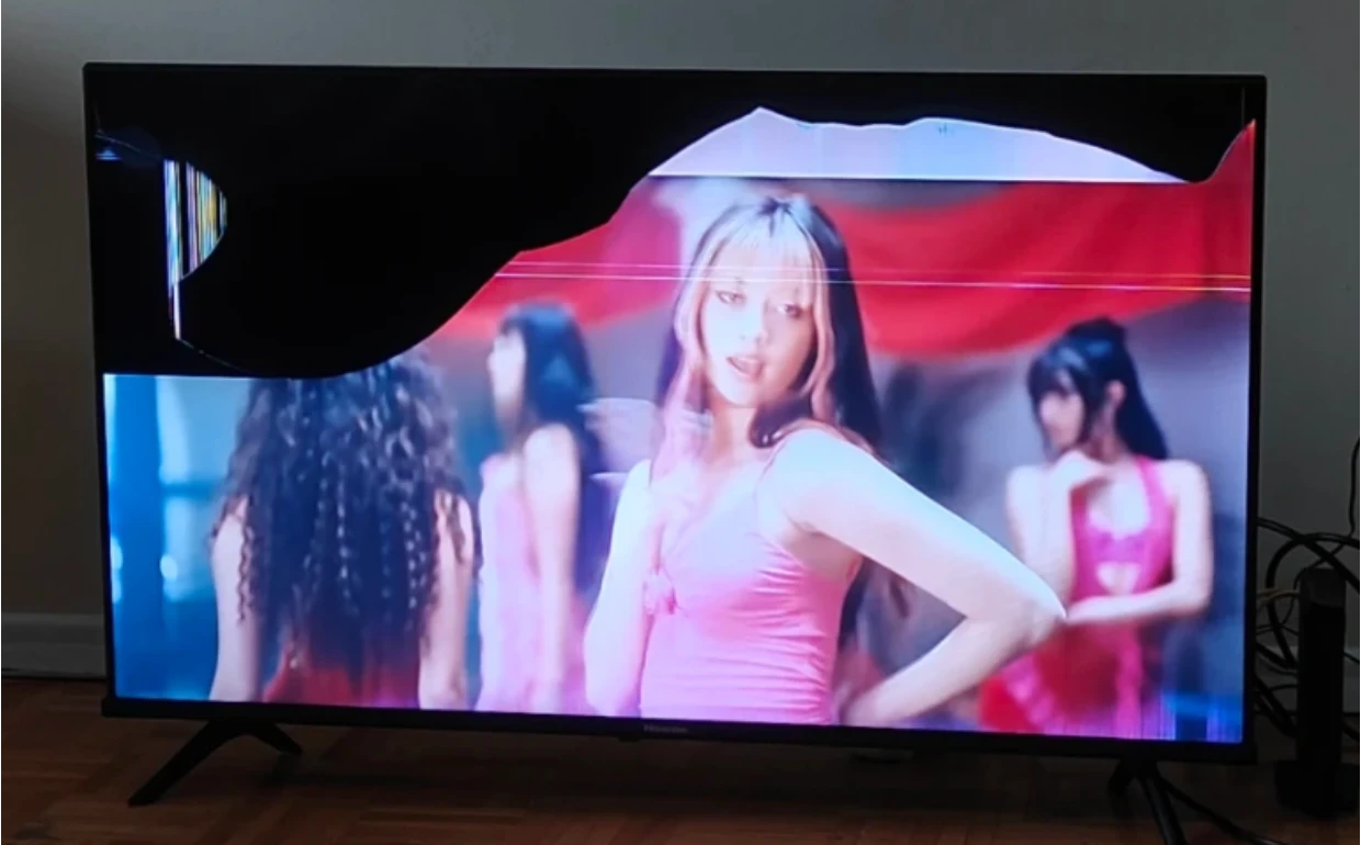 Hisense HD Smart TV - Cracked Screen