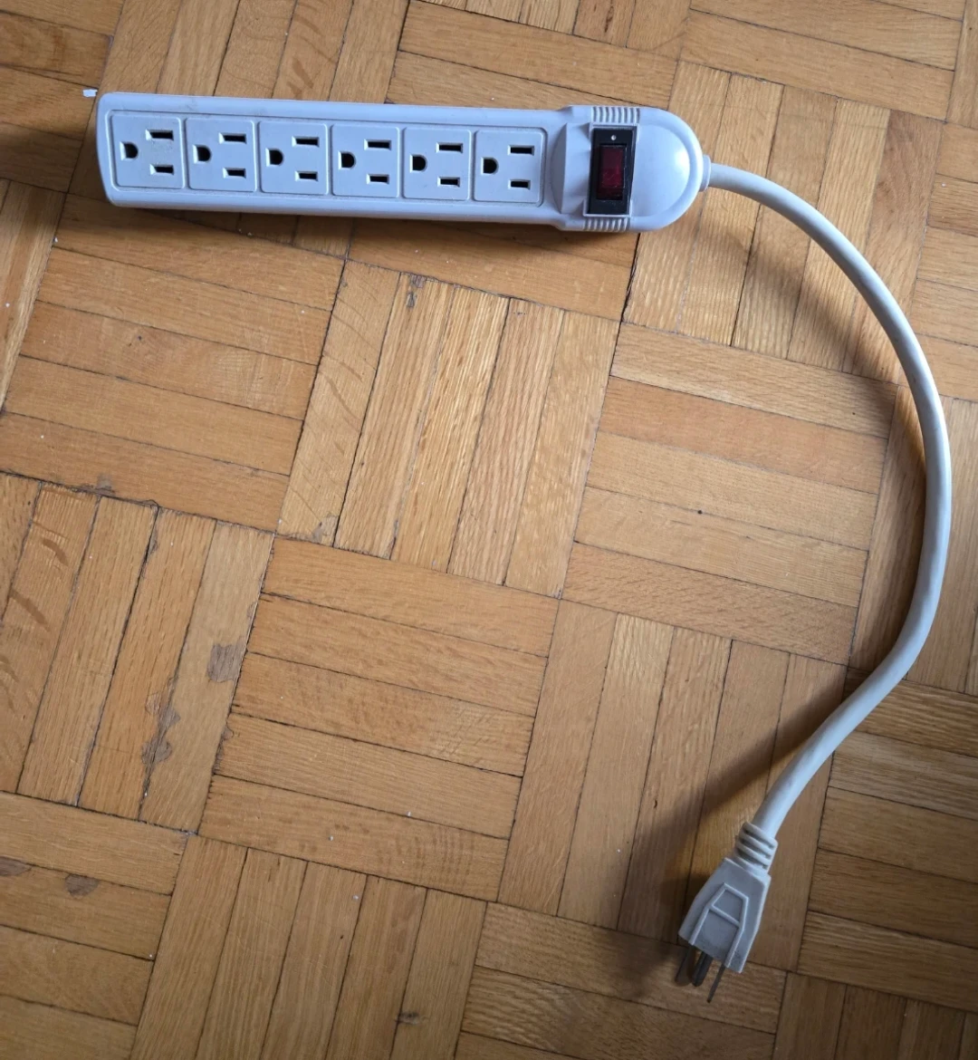 6-Outlet Power Strip with Switch