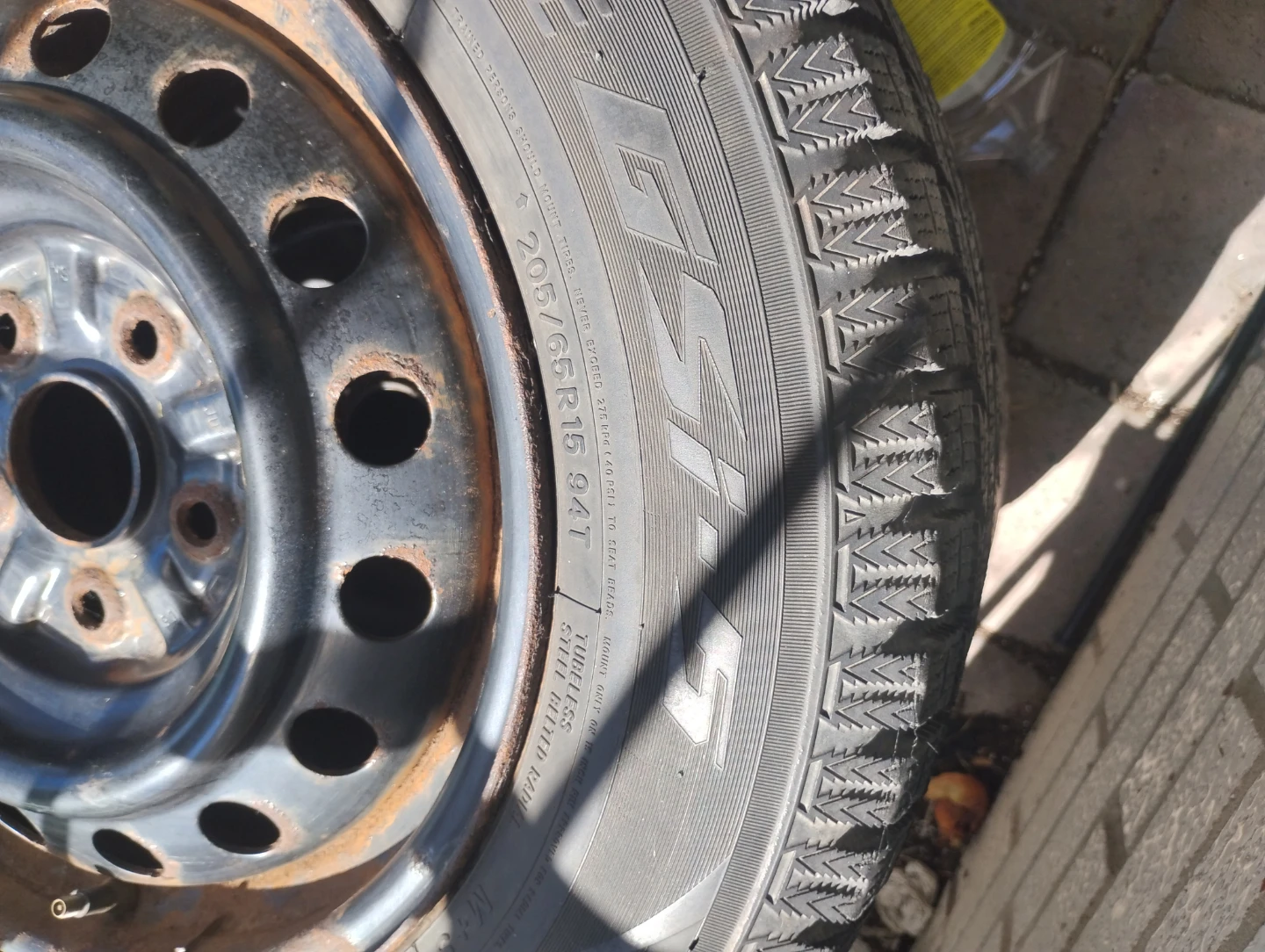 205/65R15 94T Winter Tire - photo 2