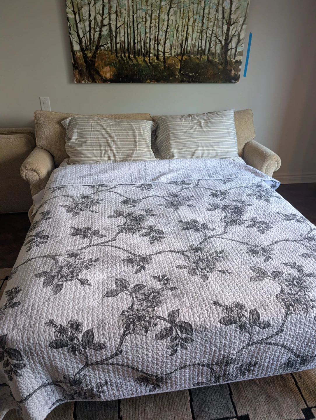 Beige Sofa Bed with Floral Duvet - photo 2