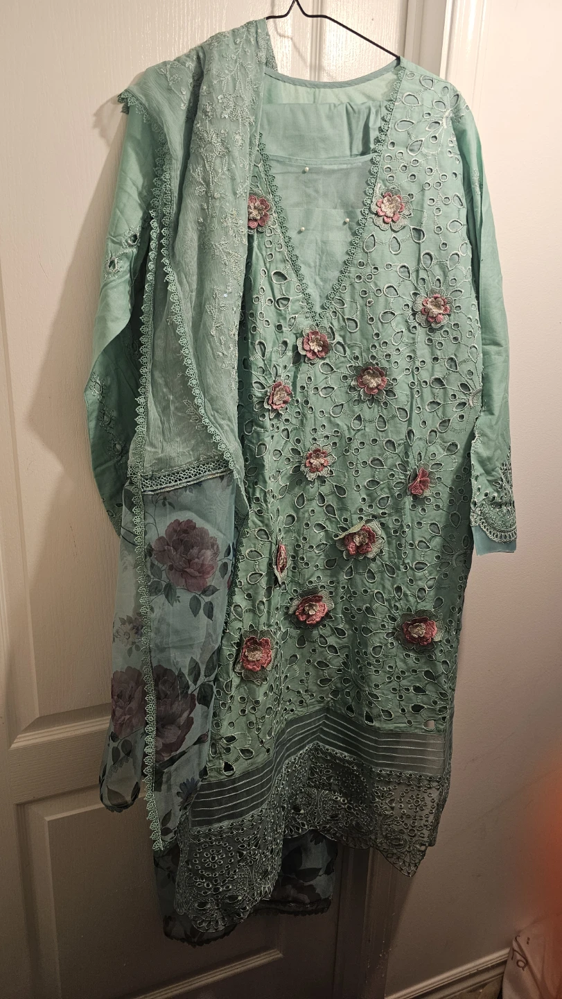 Indian pakistani dresses for girls and ladies