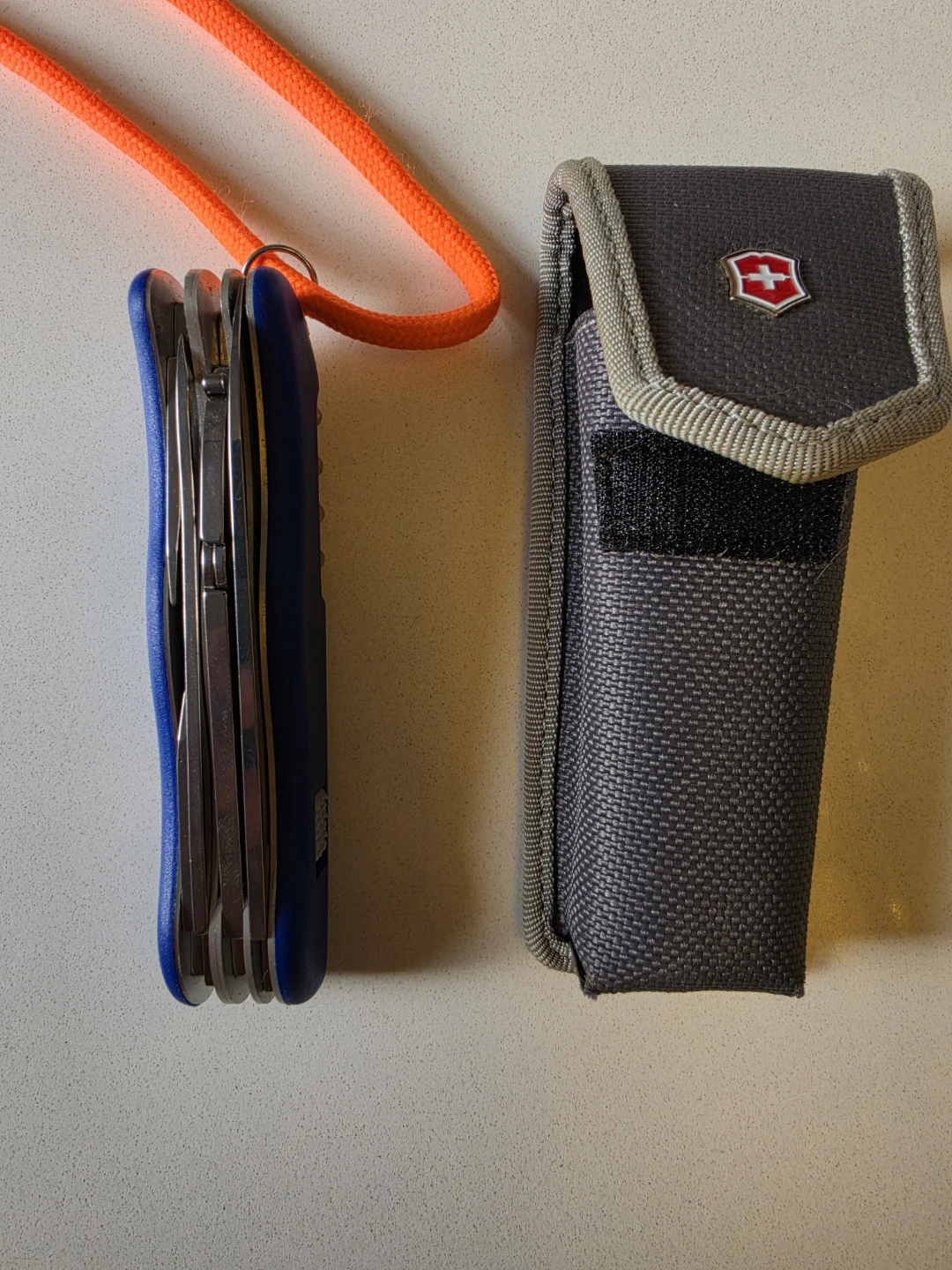 Victorinox Swiss Army Knife with Sheath - photo 3