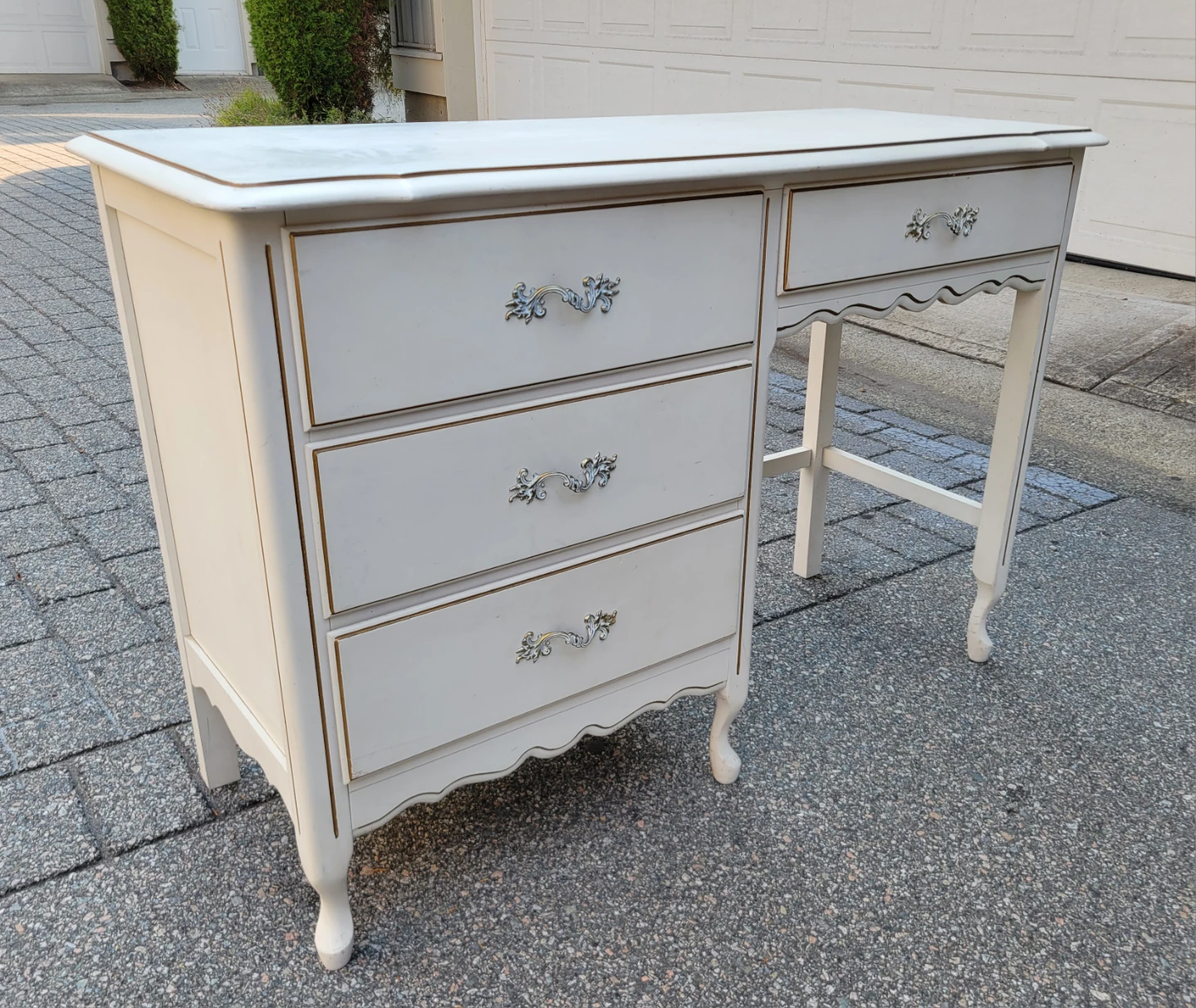 Vintage French Provincial Off-White Vanity Desk / Writing Desk - photo 2