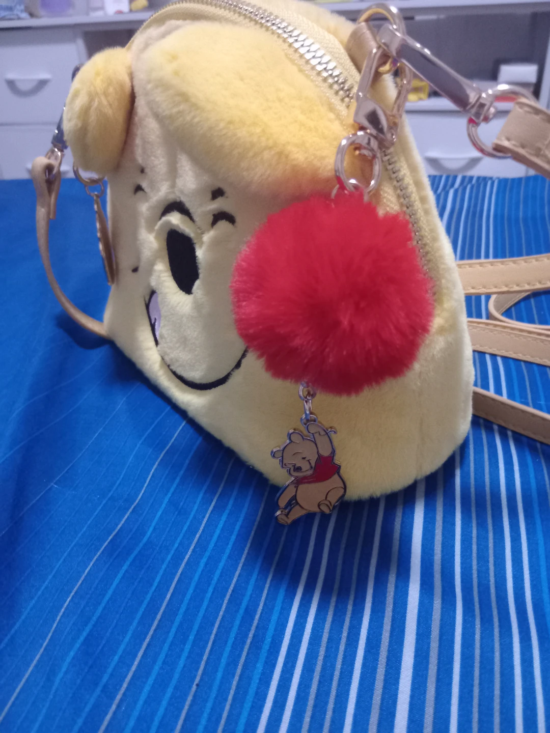 Disney Winnie the Pooh Plush Crossbody Bag - photo 2
