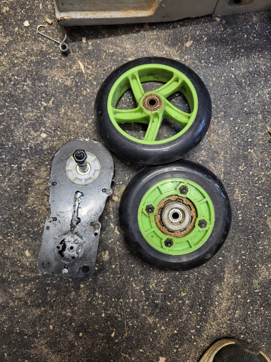 Green and Black Wheels with Gearbox