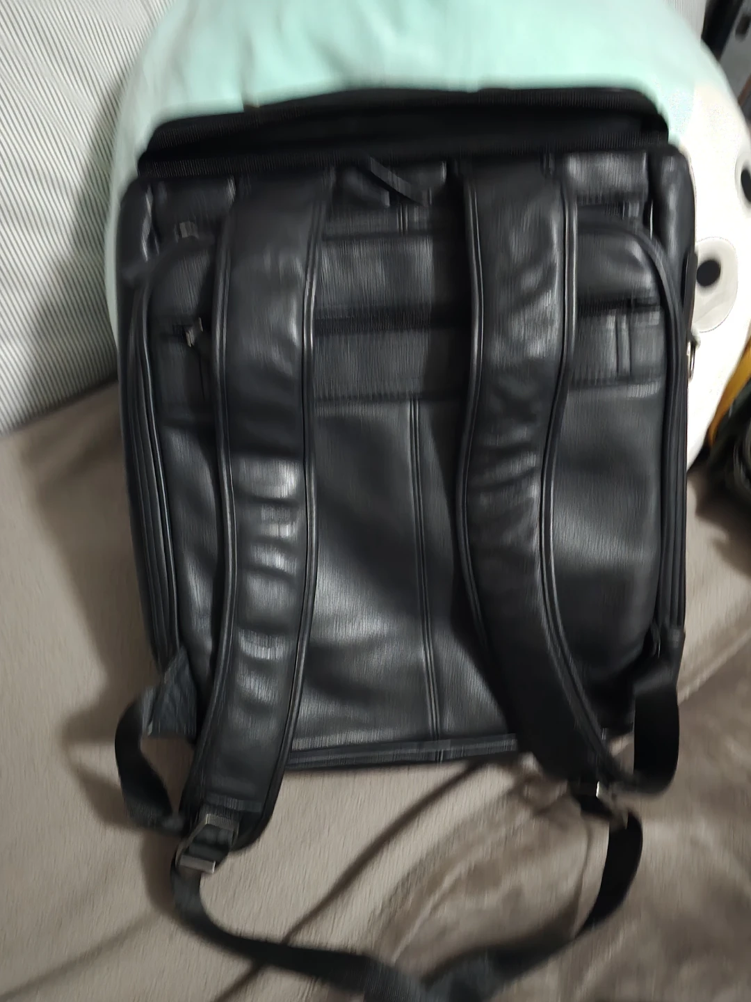 Danier Black Leather Backpack - photo 2