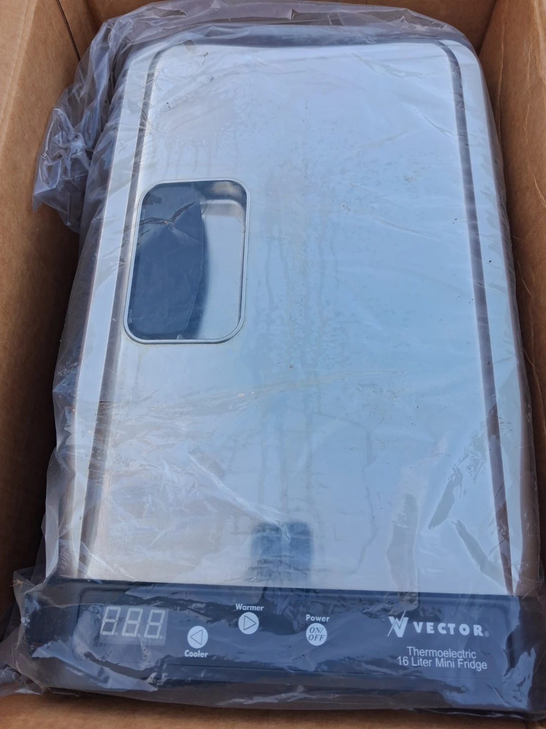 Vector 16 Liter Thermoelectric Mini Fridge