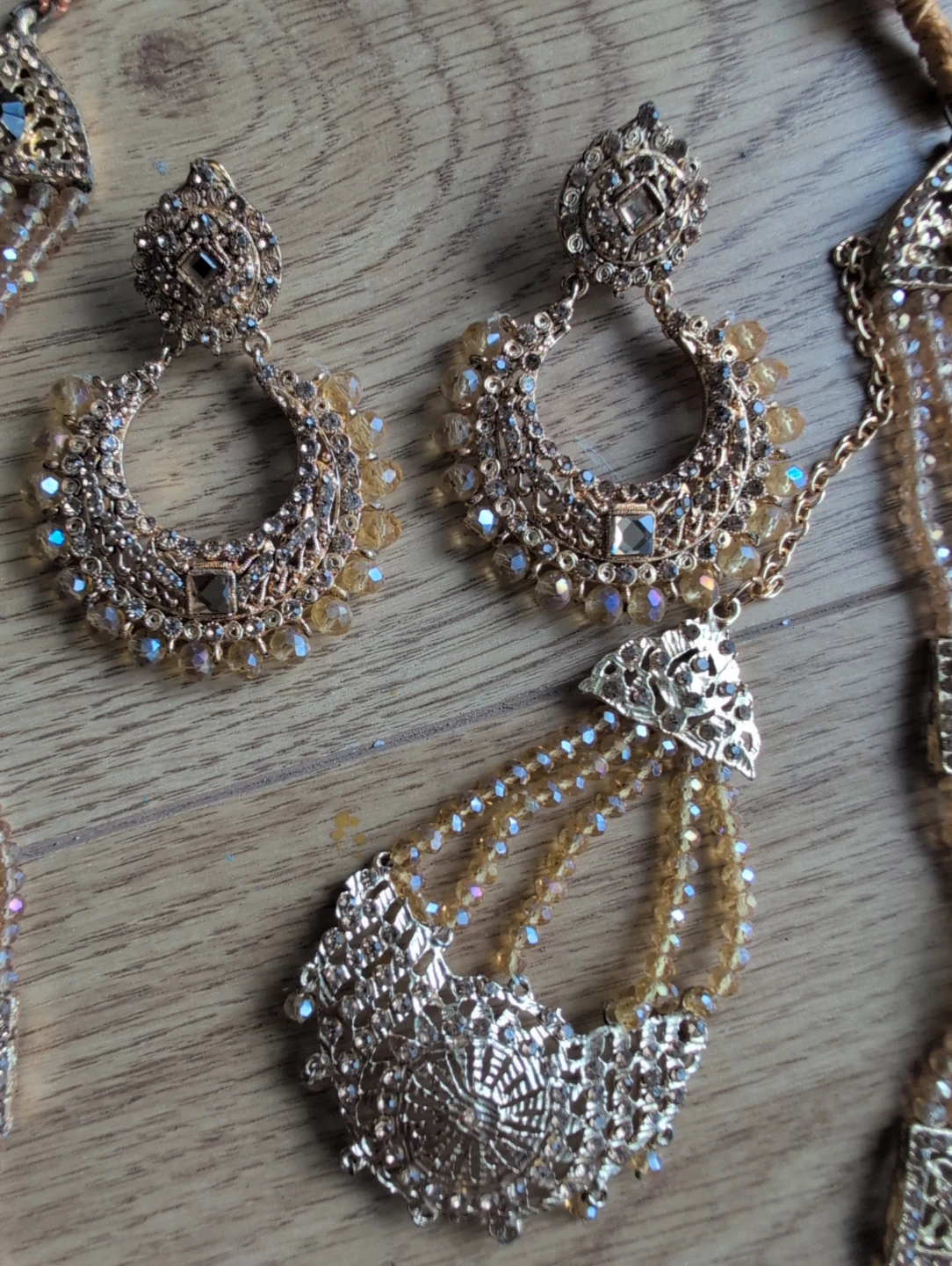 Gold Tone Necklace with crystals, jhumar and Earrings Set - photo 2