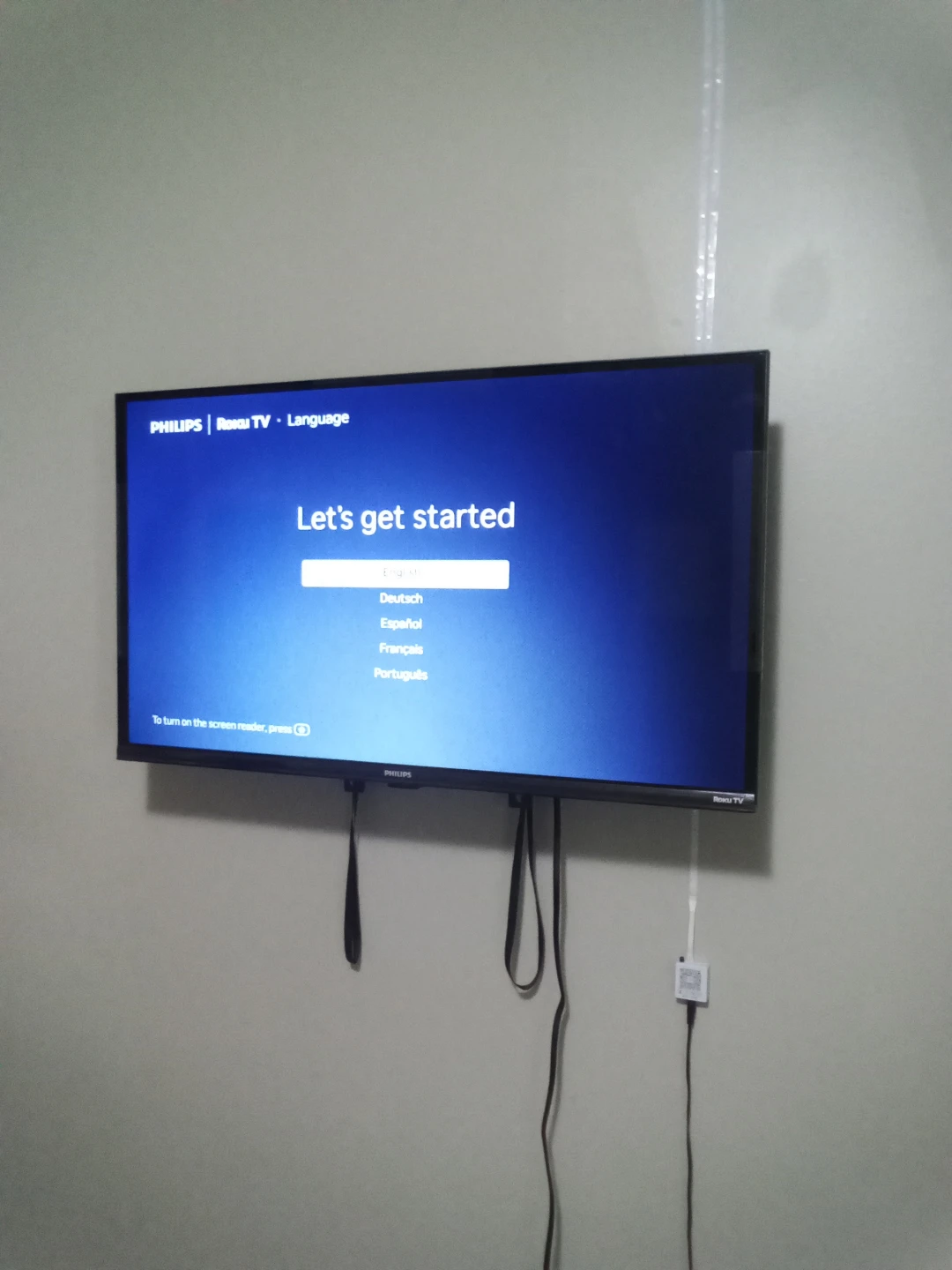 Philips 32" Roku TV HD 4674 Series - photo 2