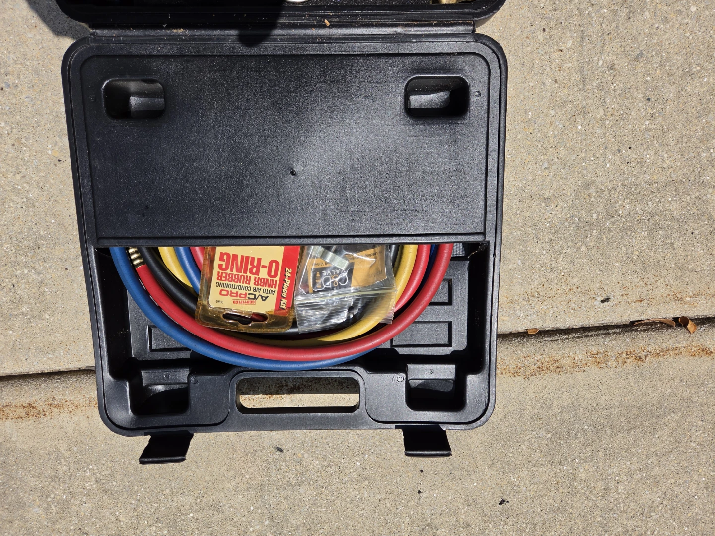A/C Manifold Refrigerant Gauge Set - photo 2