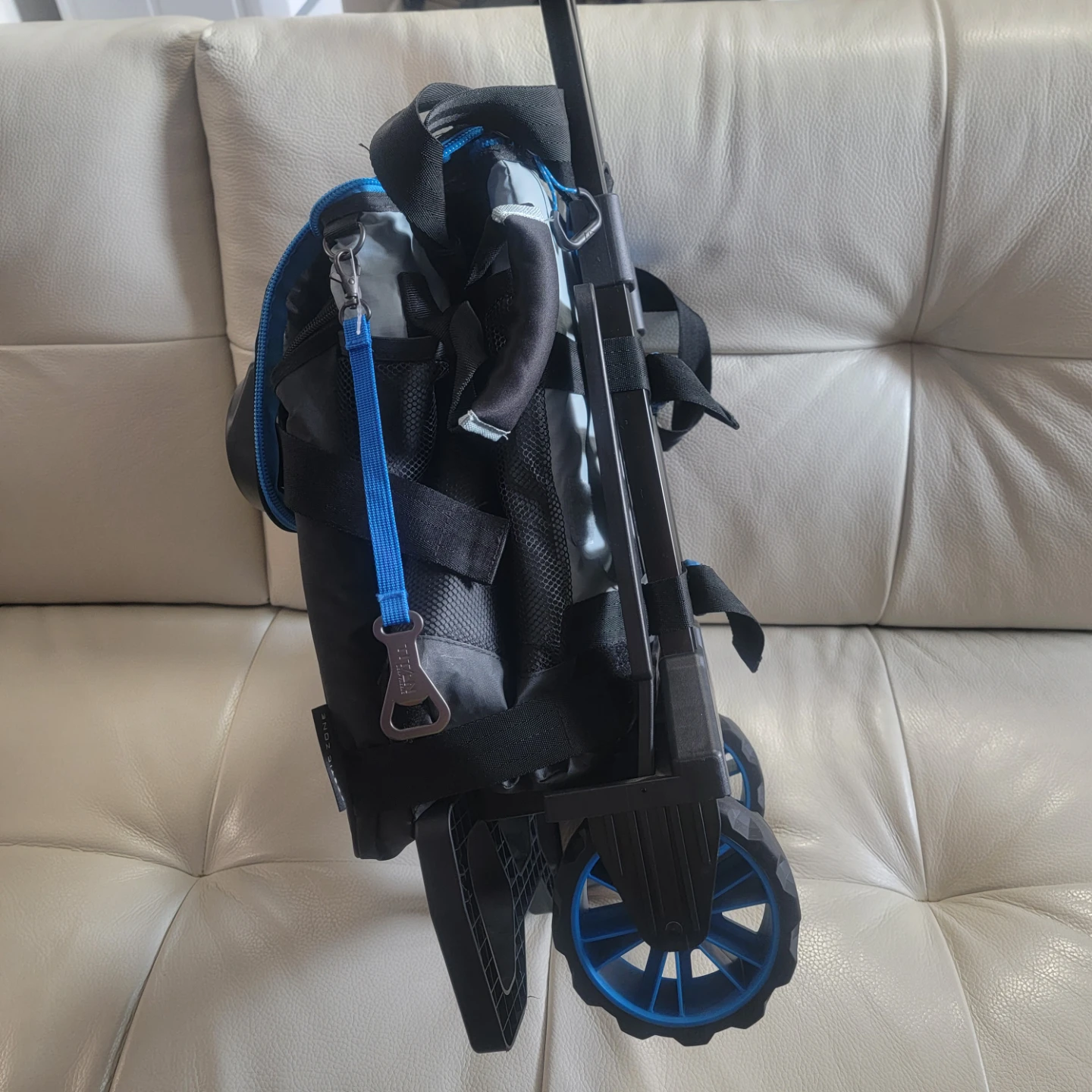 Titan Deep Freeze Rolling Cooler - photo 3