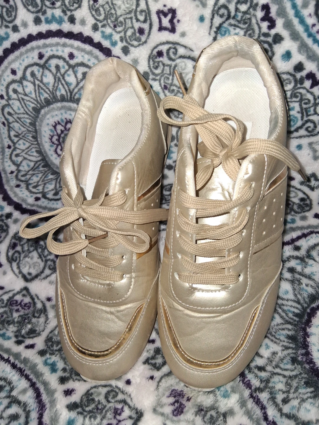 Gold Sneakers sz.42