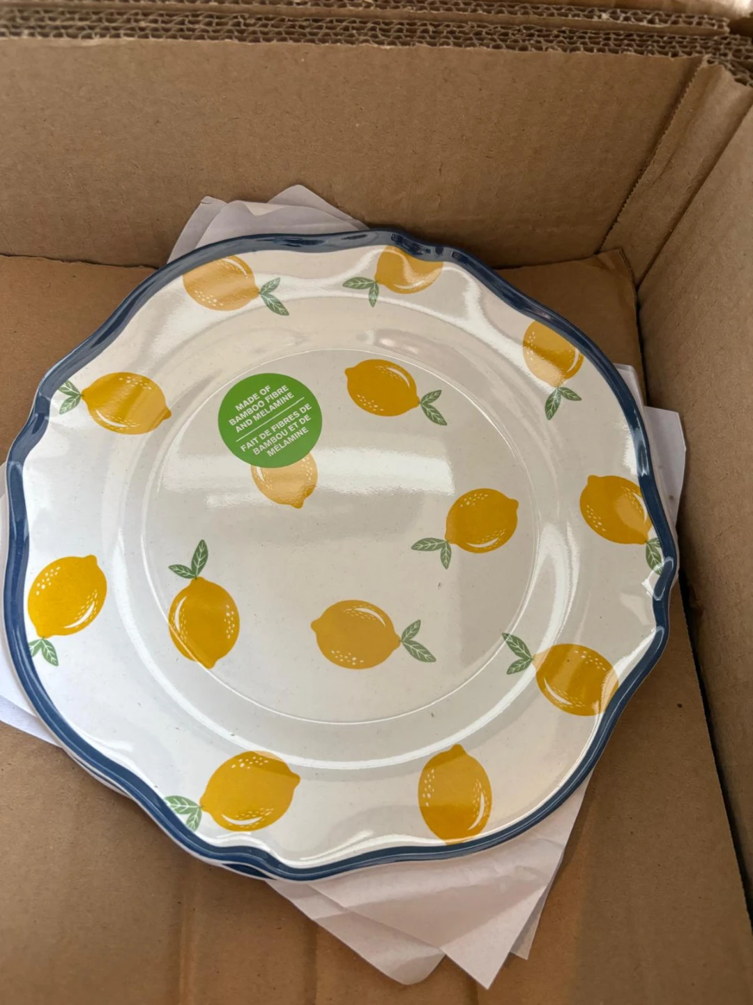 Lemon and Gingham Dinnerware Set - photo 3
