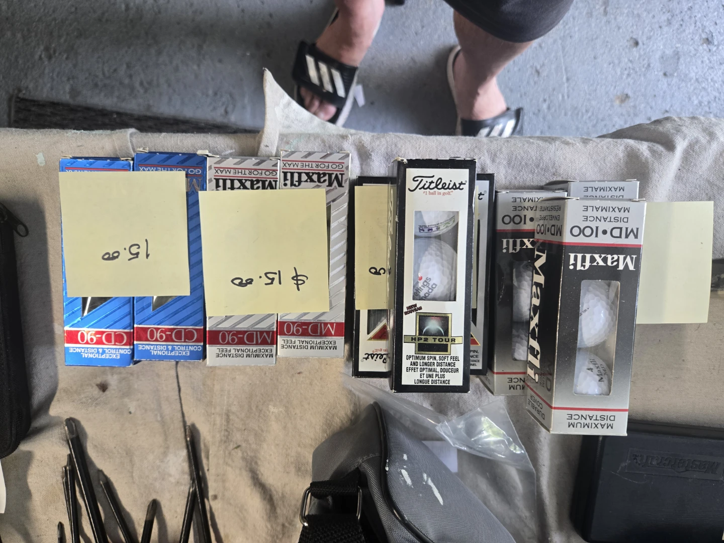 Titleist HP2 Tour & Maxfli MD-100 Golf Balls