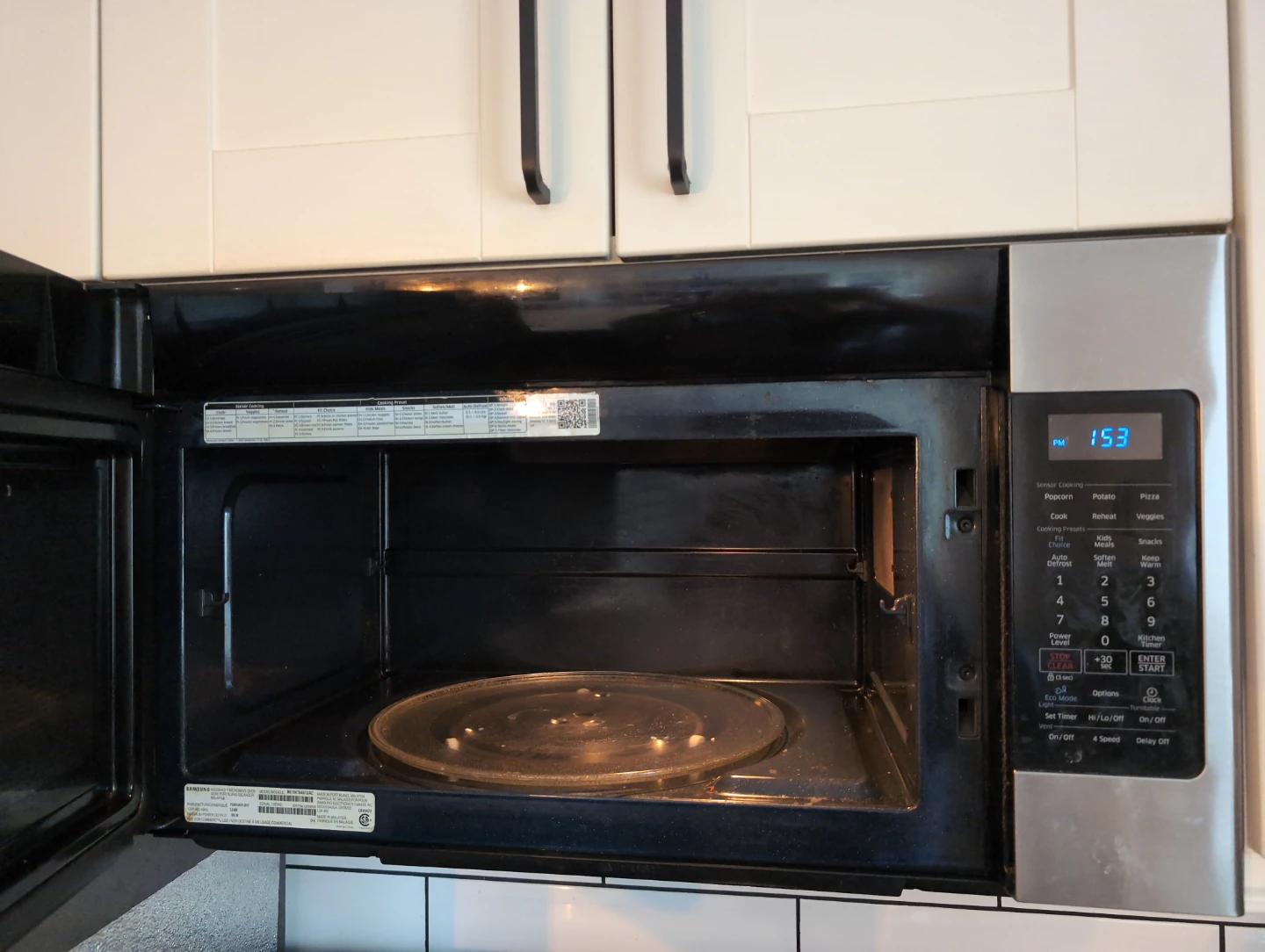 Samsung Over-the-Range Microwave - photo 2