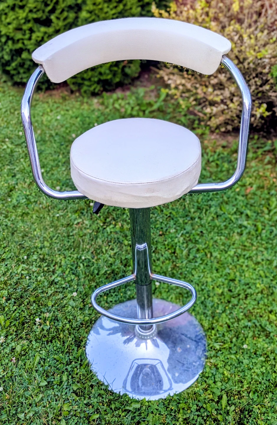 Cream Bar Stools with Chrome Base (Set of 4) - photo 3