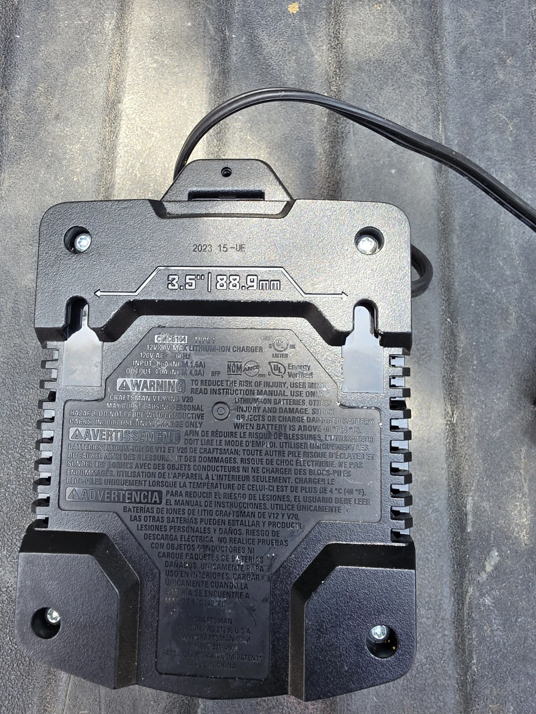 Craftsman 12V/20V Max Lithium-Ion Battery Charger - photo 2