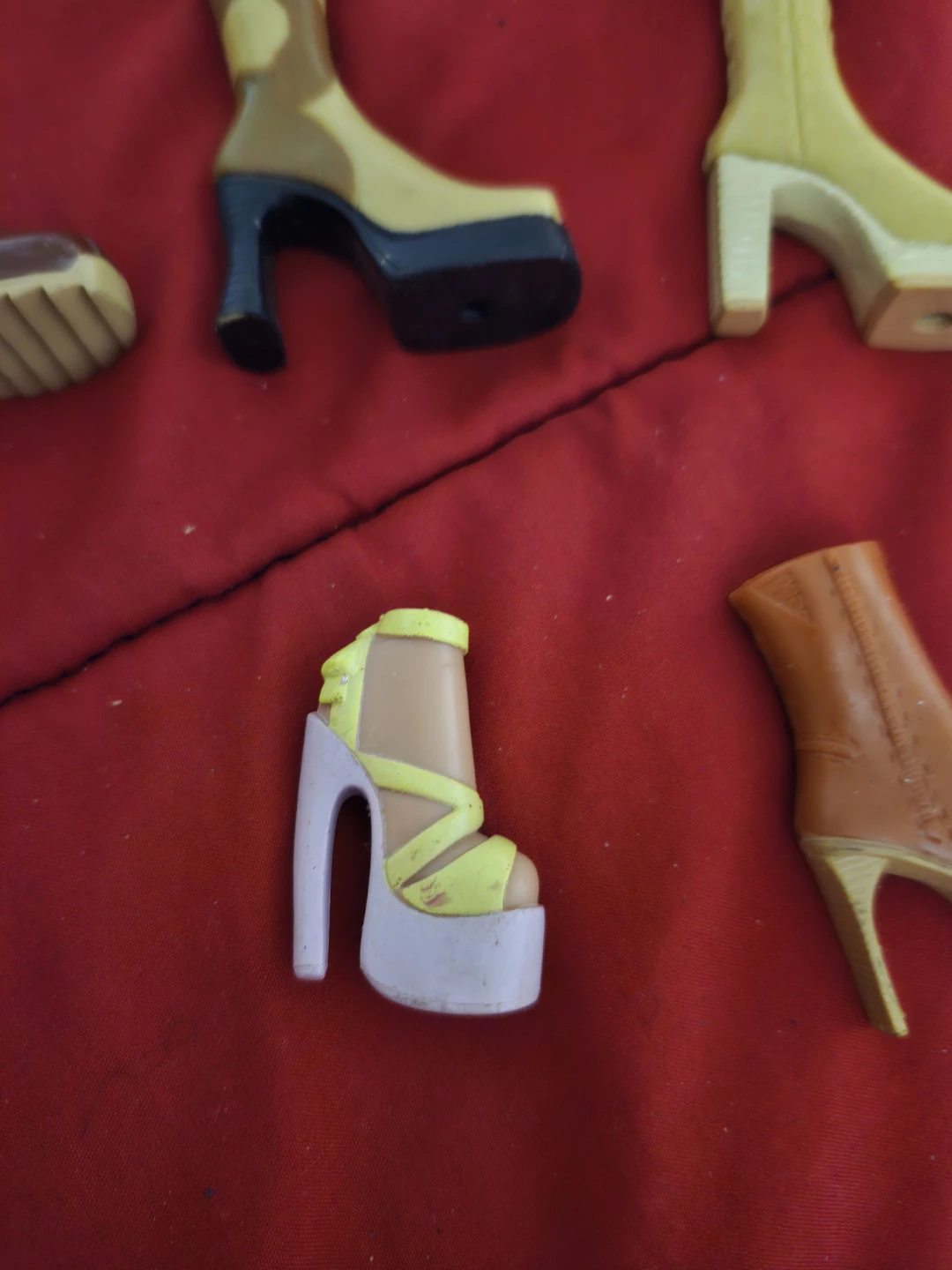 $5 each right replacement bratz doll shoes - photo 3