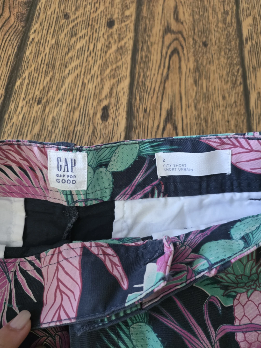 GAP City Shorts Size 2 Tropical Print - photo 2
