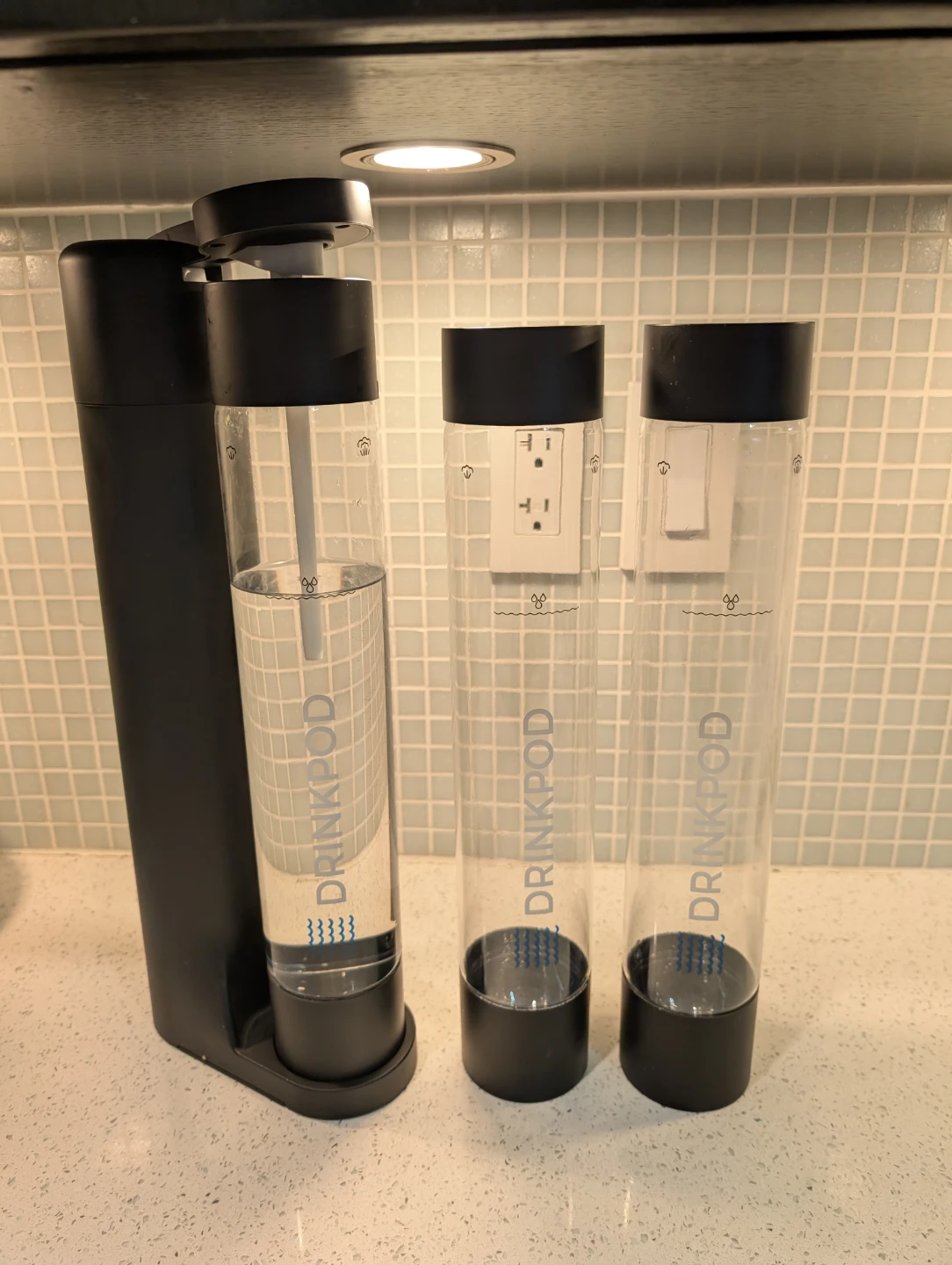 Drinkpod Soda Maker with 3 Bottles and SodaStream CO2 Cylinder - photo 2
