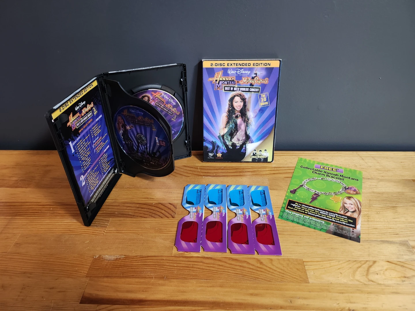 Hannah Montana & Miley Cyrus: Best of Both Worlds 2-Disc DVD