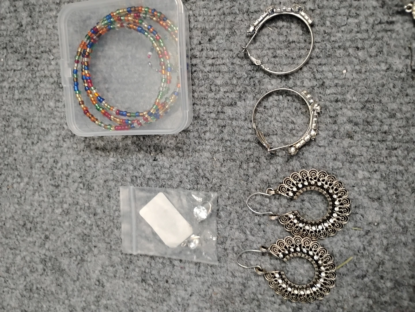 Assorted Fashion Jewelry Bundle - photo 3
