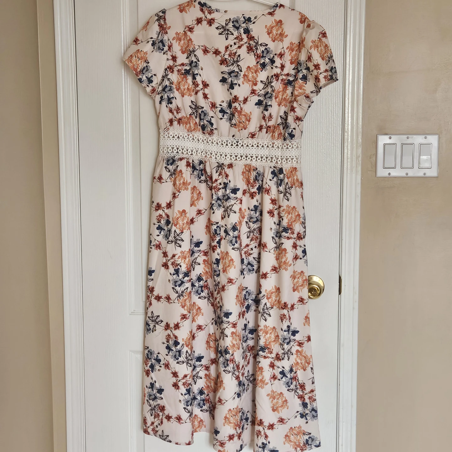 Floral Midi Dress with Crochet Waist - photo 5