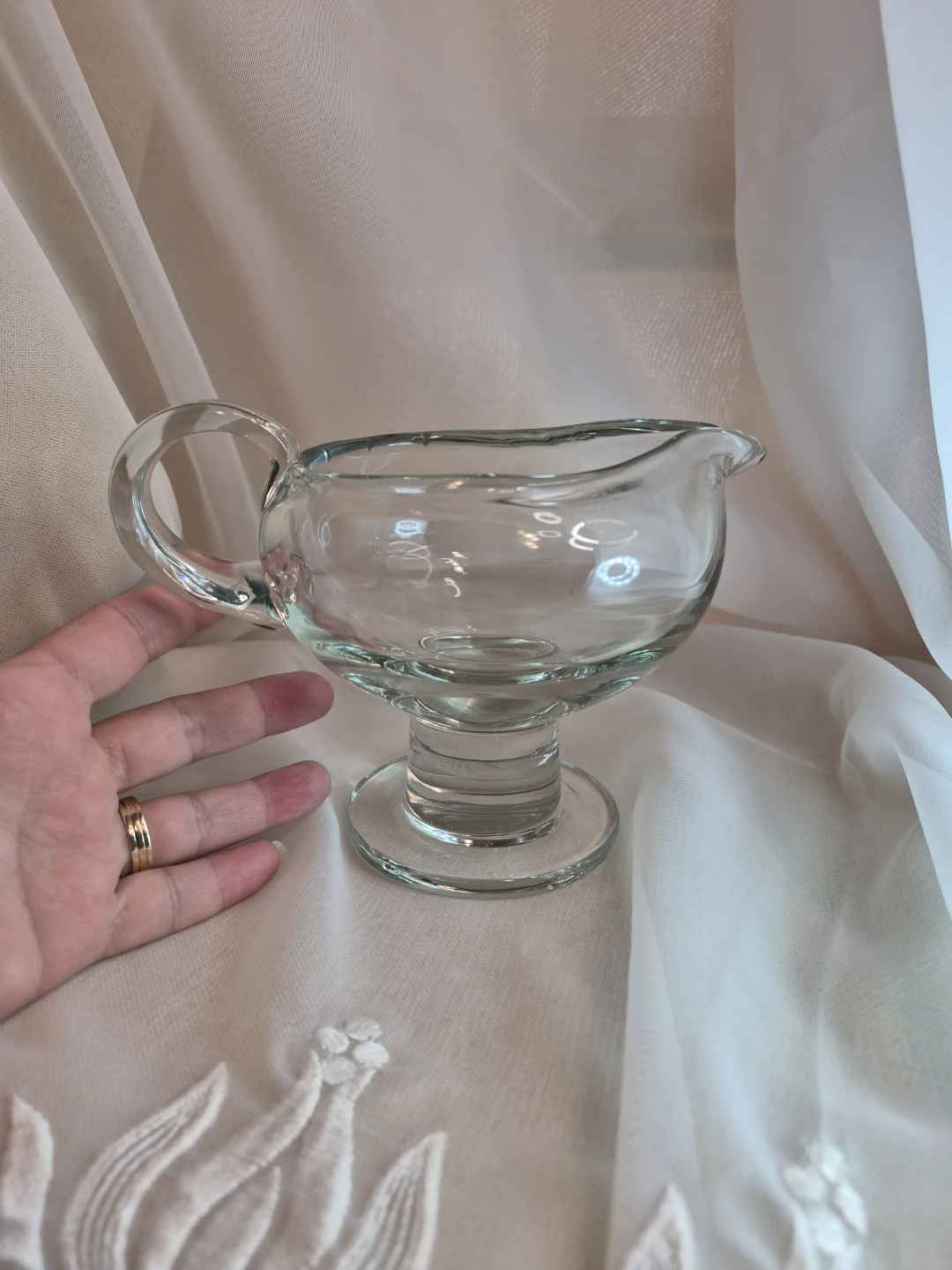 Beautiful Vintage Heavy 2 Cup Glass Gravy Sauce Boat etc. - photo 3