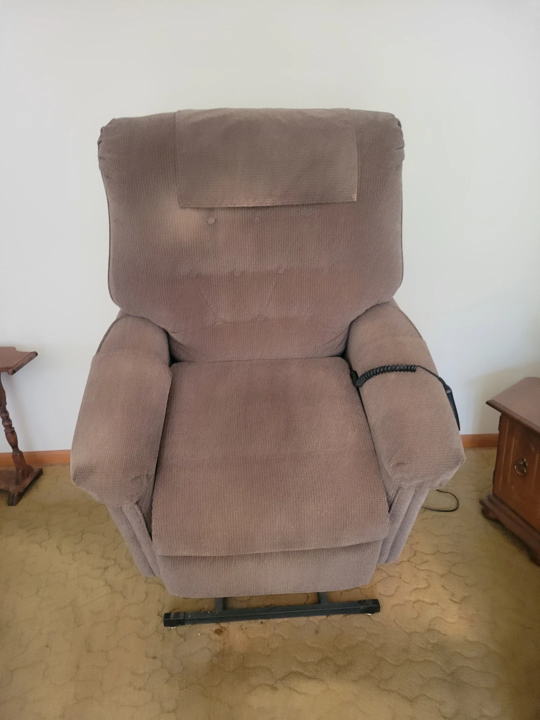 Brown Recliner Chair with Lift Assist - photo 3