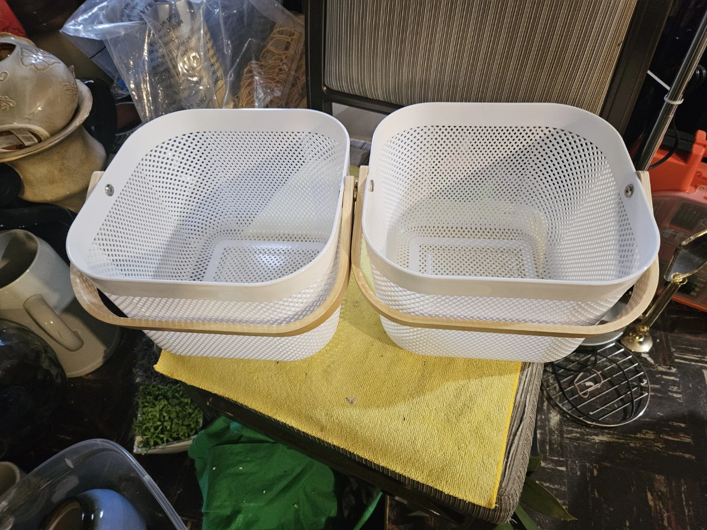 Set of 2 White Perforated Storage Baskets with Wood Handles - photo 4