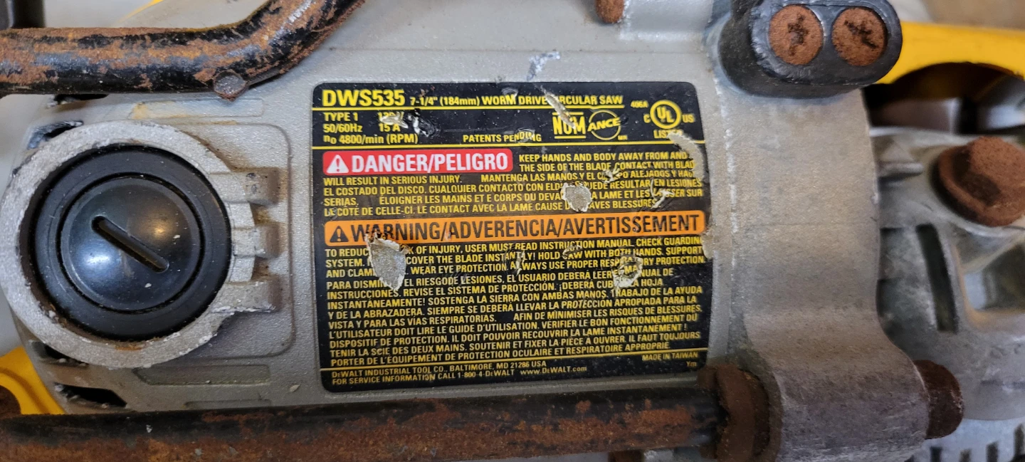 DEWALT 7-1/4" Worm Drive Circular Saw - photo 2