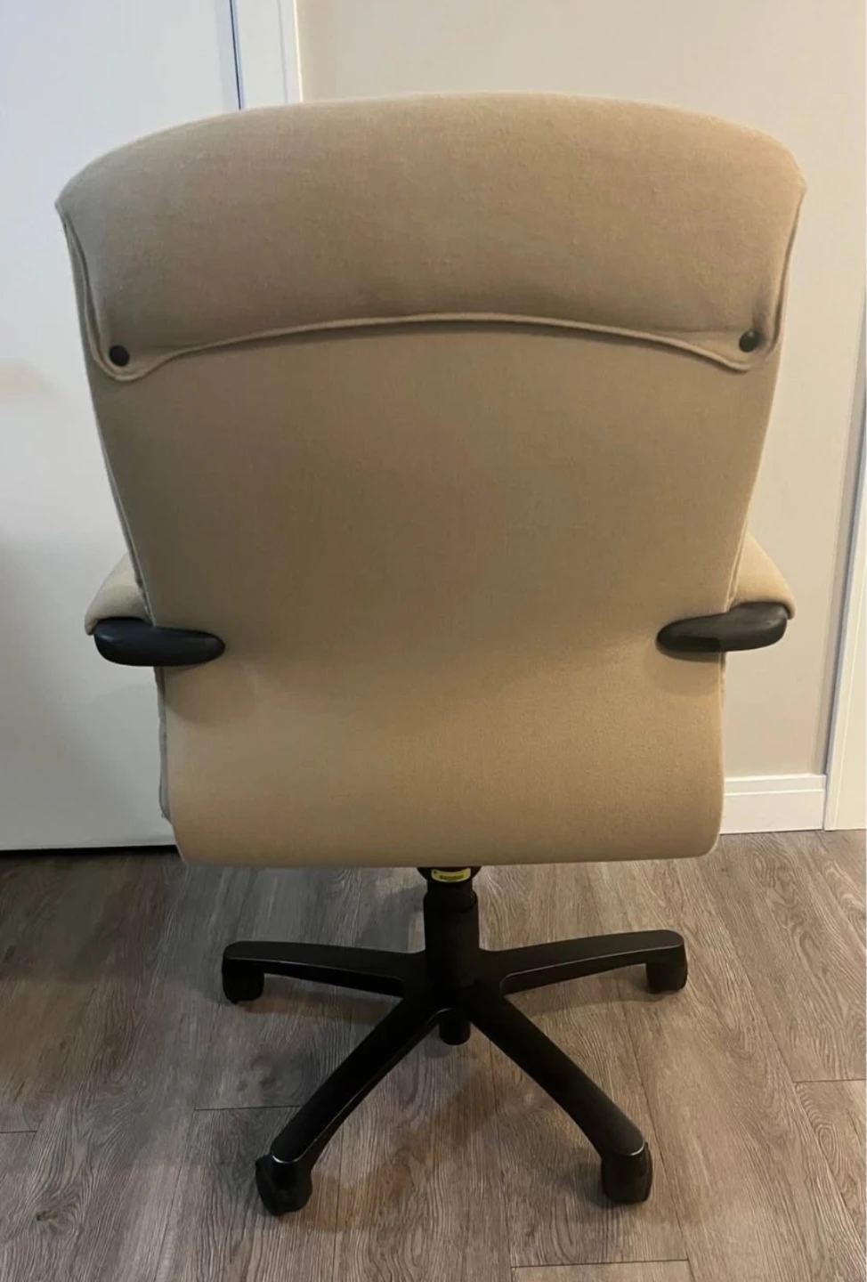 Beige Office Chair - photo 3