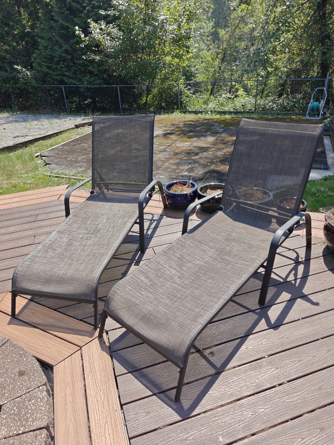 Set of 2 Outdoor Chaise Lounges