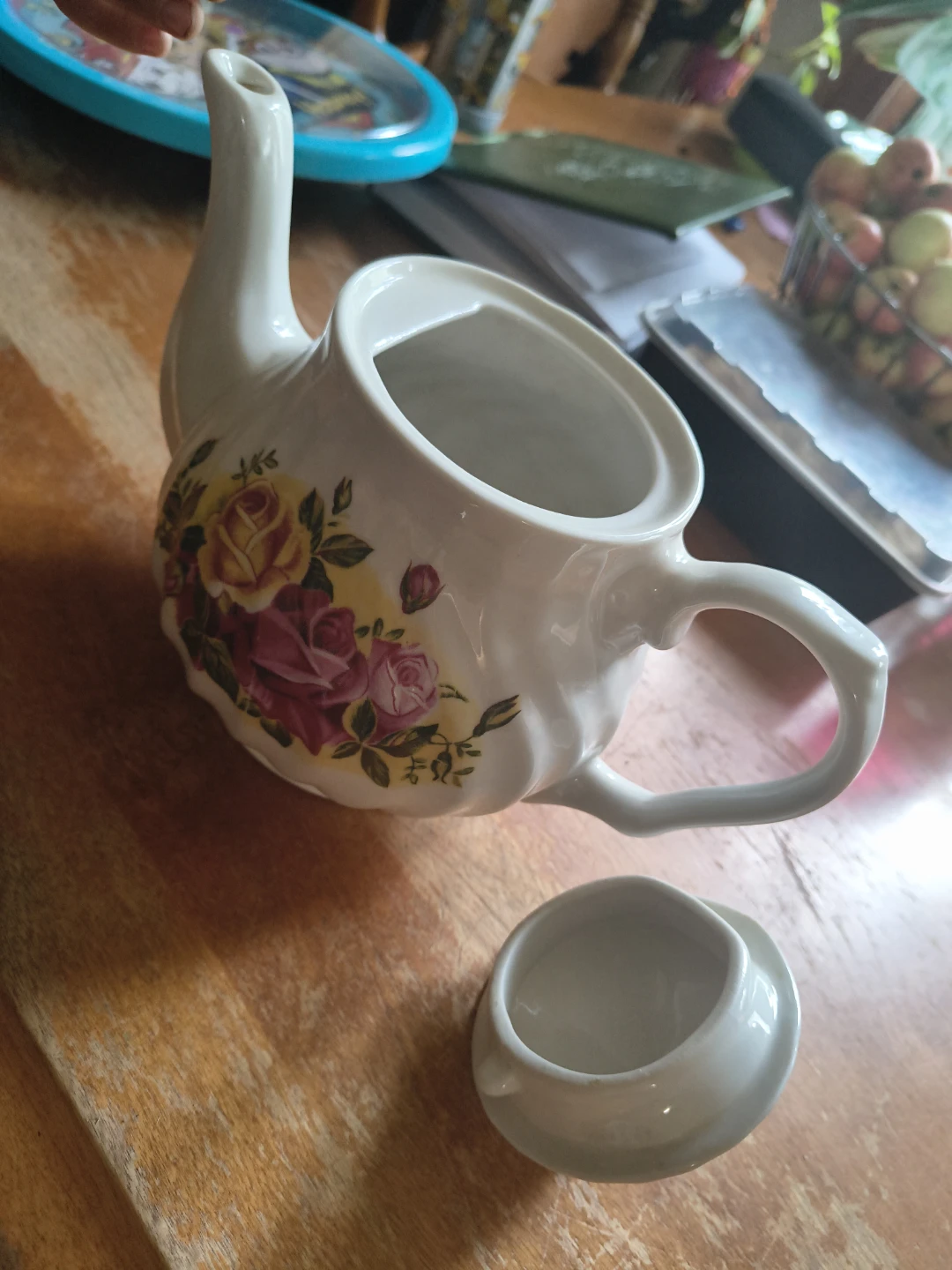 White Ceramic Teapot with Floral Design - photo 4